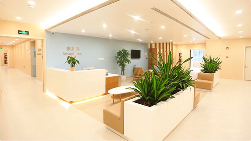 养老公寓智能手环：守护长辈健康的智能助手**